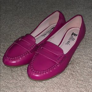 Pink flat shoes